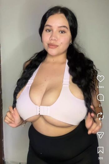 Full leaked Karlyxcurvy private onlyfans photo