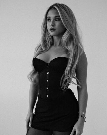 Katalina Cartmel / Katalinacarttmel / Katcartmel