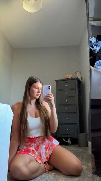 Full leaked Katieexox private onlyfans photo