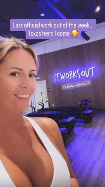 Full leaked Katiemarieliving private onlyfans photo