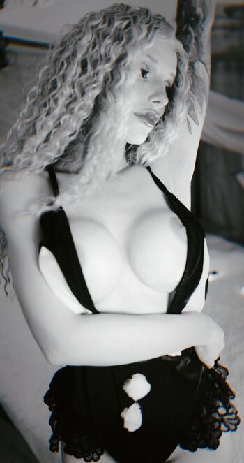 Full leaked Katyuska moonfox  page private onlyfans photo