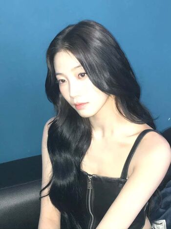 Kazuha Nakamura 中村 一葉