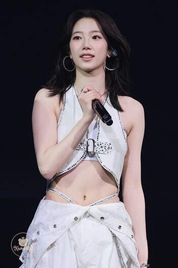 Kazuha Nakamura 中村 一葉