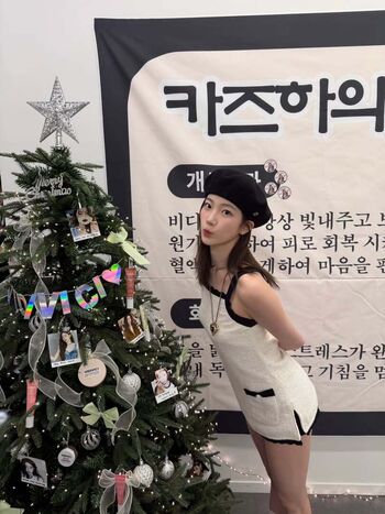 Kazuha Nakamura 中村 一葉