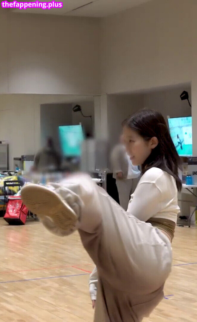 Kazuha Nakamura 中村 一葉