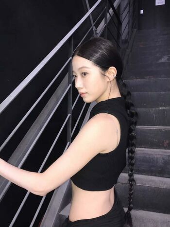 Kazuha Nakamura 中村 一葉