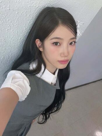 Kazuha Nakamura 中村 一葉
