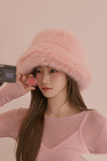 Kazuha Nakamura 中村 一葉 | LESSERAFIM