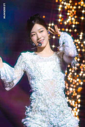 Kazuha Nakamura 中村 一葉 | LESSERAFIM