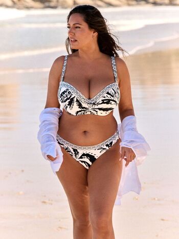 Full leaked Kelly brook page private onlyfans photo