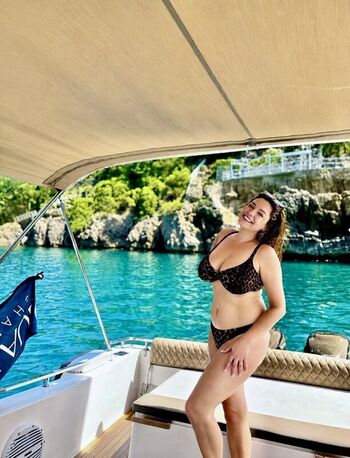 Kelly Brook