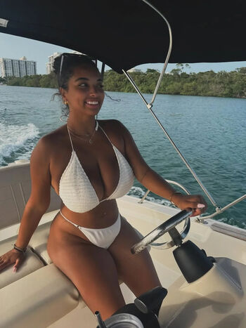 Full leaked Kiara w private onlyfans photo