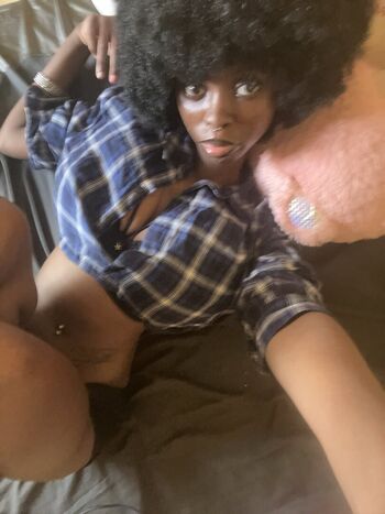 Full leaked Kikiolaola private onlyfans photo