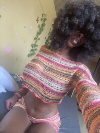 Full leaked Kikiolaola private onlyfans photo