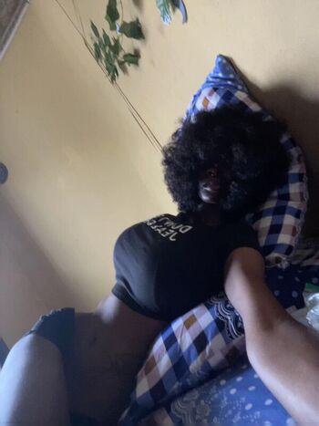 Full leaked Kikiolaola private onlyfans photo
