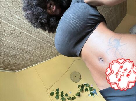 Full leaked Kikiolaola private onlyfans photo