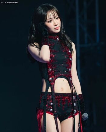 Kim Chaewon