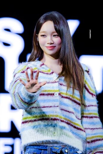 Full leaked Kim chaewon le sserafim  page private onlyfans photo