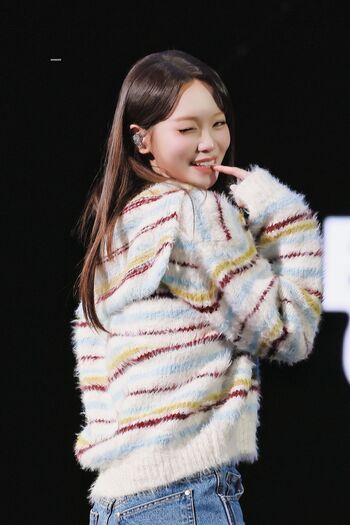 Full leaked Kim chaewon le sserafim private onlyfans photo