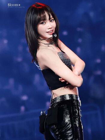 Kim Chaewon 김채원 [Le Sserafim]