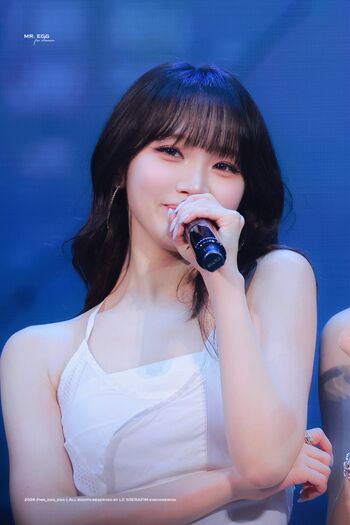 Kim Chaewon 김채원 [Le Sserafim]