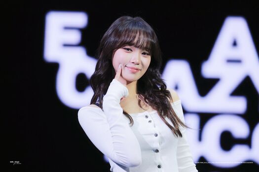 Kim Chaewon 김채원 [Le Sserafim]