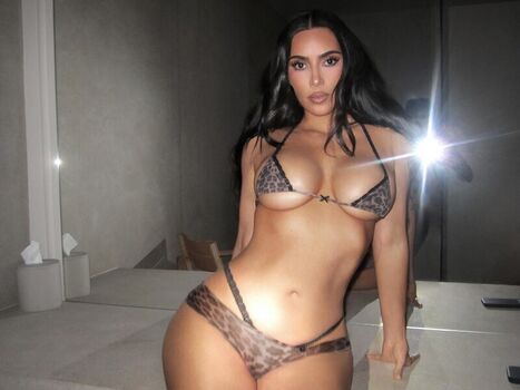 Full leaked Kim kardashian page private onlyfans photo