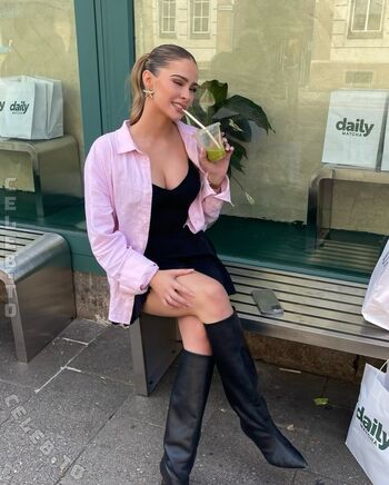 Full leaked Kim sara private onlyfans photo