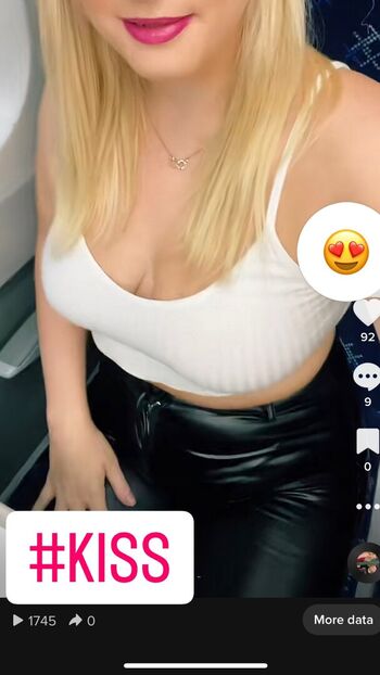 Full leaked Kinkerbells private onlyfans photo