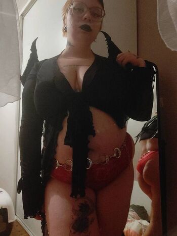 Full leaked Kinkycapy private onlyfans photo