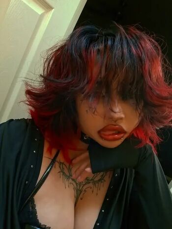 Full leaked Kinsathic private onlyfans photo