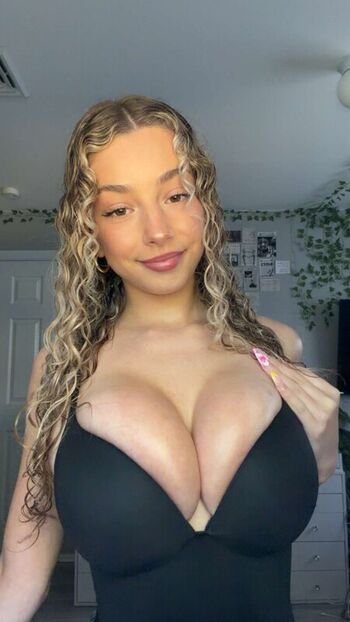 Full leaked Kira pregiato private onlyfans photo