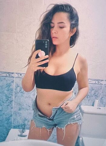 Full leaked Kiranahiak private onlyfans photo