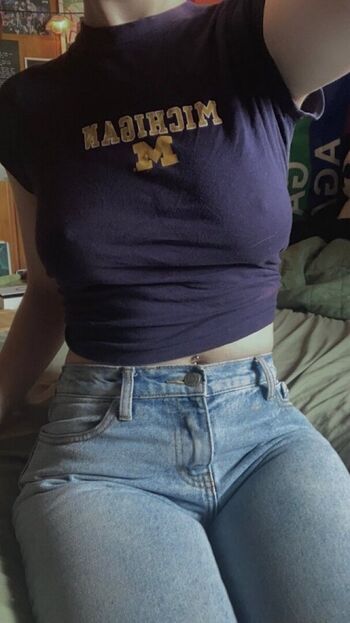Full leaked Kirstynhq private onlyfans photo