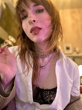 Full leaked Kitsunelily private onlyfans photo