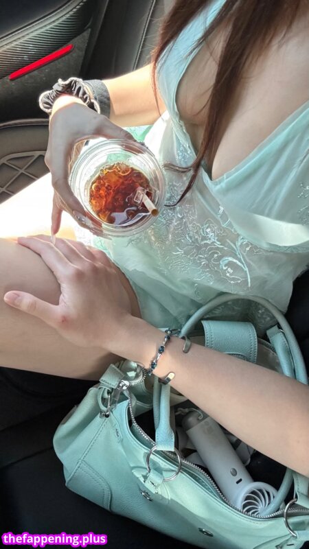 28.2.01 / https: / kkarenz / kkarenzeng नग्न OnlyFans फोटो #20