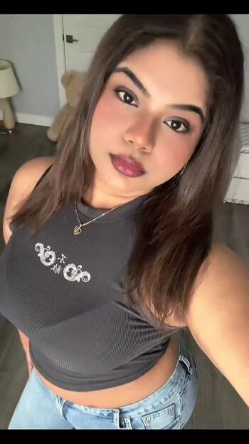 Full leaked Kkarishma private onlyfans photo