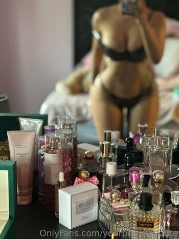 Full leaked Nikkisia/ private onlyfans photo