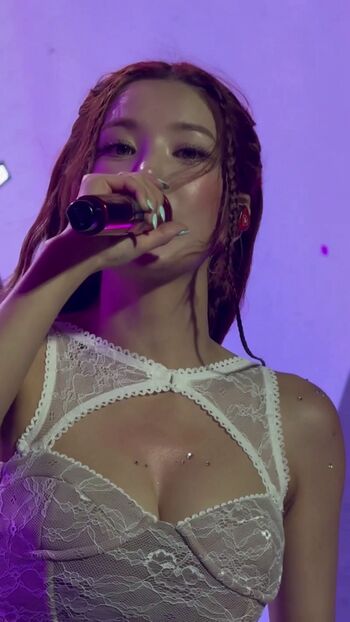 Full leaked Kpop girls private onlyfans photo