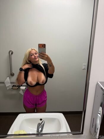 Full leaked Kristennnhaness private onlyfans photo