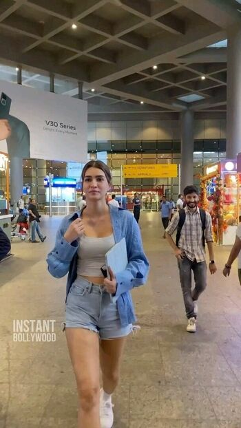 Full leaked Kriti sanon page private onlyfans photo