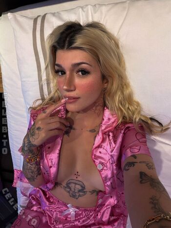 Full leaked Kunshikitty private onlyfans photo