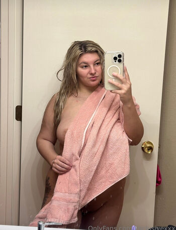Full leaked Kxclusivexxx private onlyfans photo