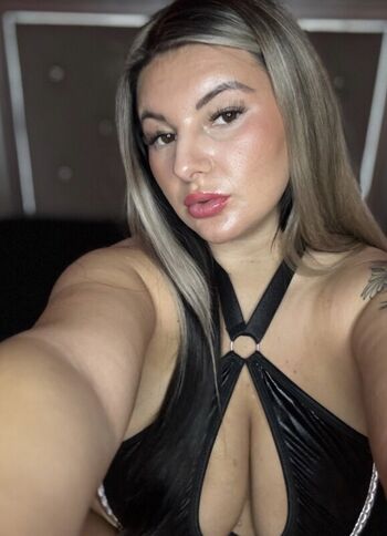 Full leaked Kxclusivexxx private onlyfans photo