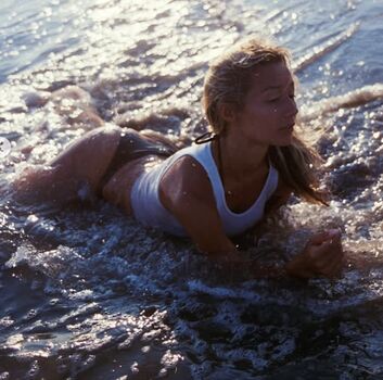 Full leaked Cameltoe/ private onlyfans photo