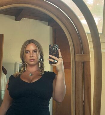 Full leaked Kyrarene private onlyfans photo