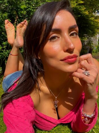 Full leaked La layana rous page private onlyfans photo