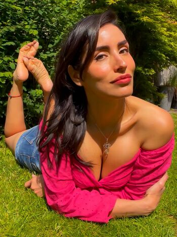 Full leaked La layana rous page private onlyfans photo