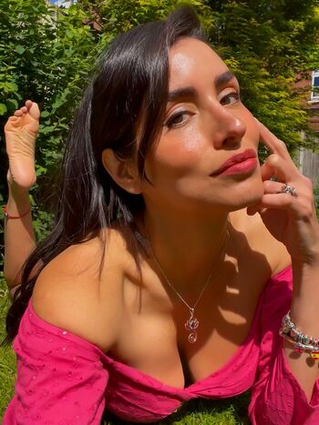 Full leaked La layana rous page private onlyfans photo