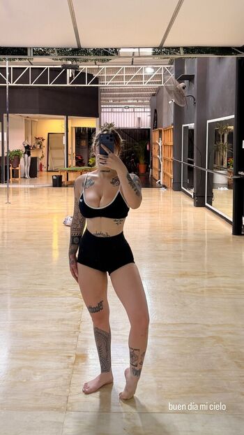 Full leaked La roli private onlyfans photo